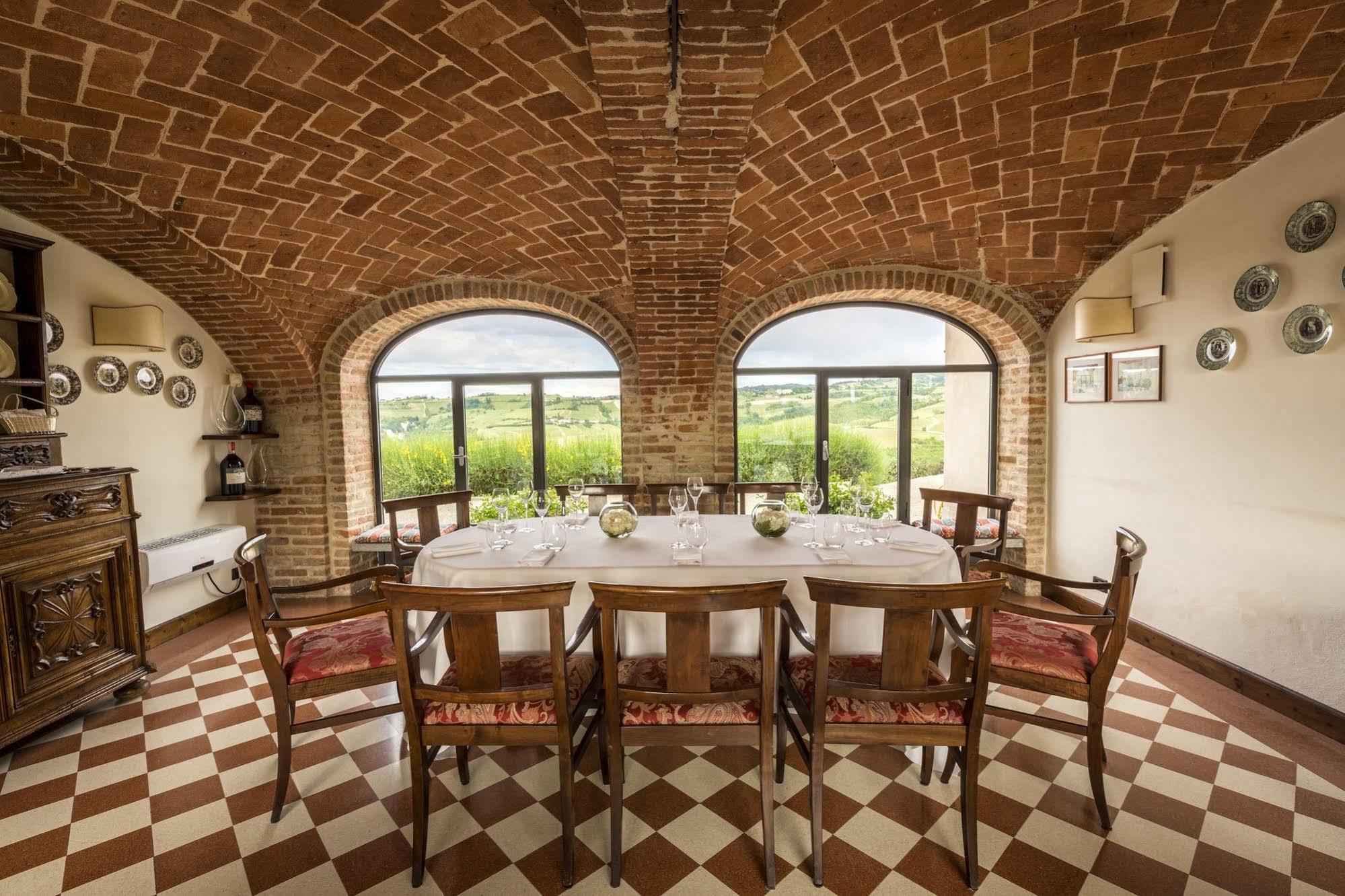 Locanda Del Pilone Alba  Buitenkant foto