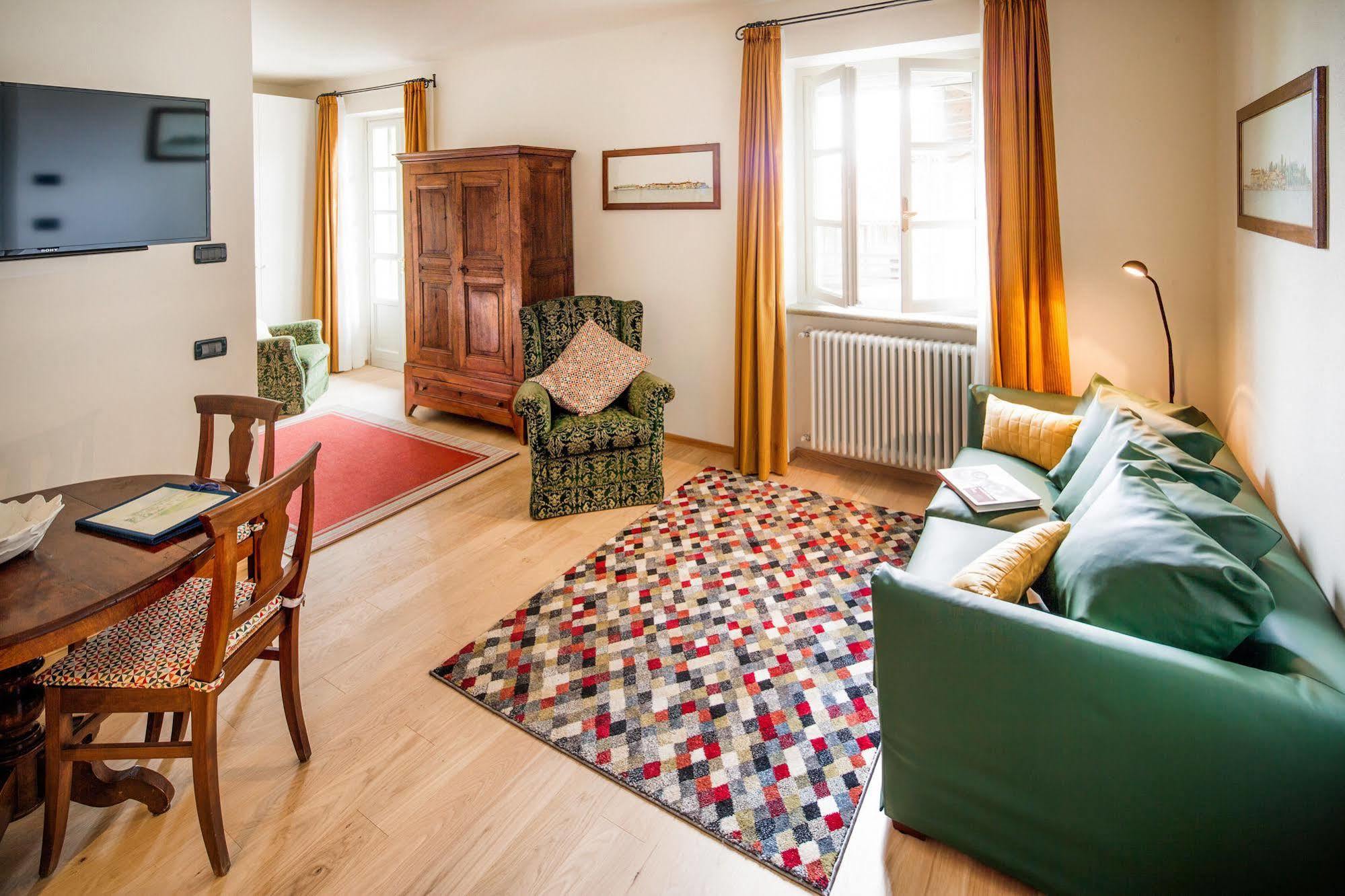 Locanda Del Pilone Alba  Buitenkant foto