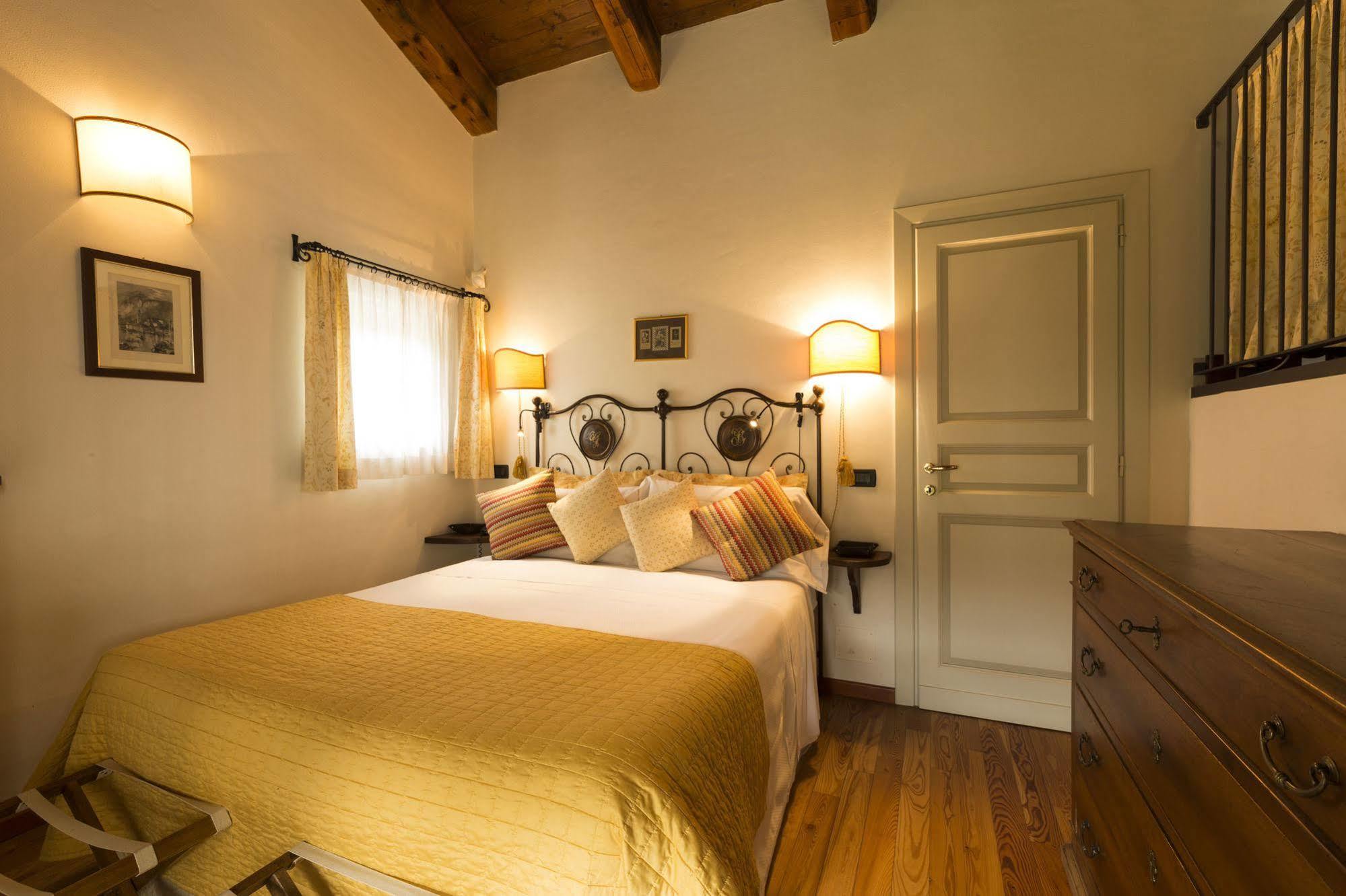 Locanda Del Pilone Alba  Buitenkant foto