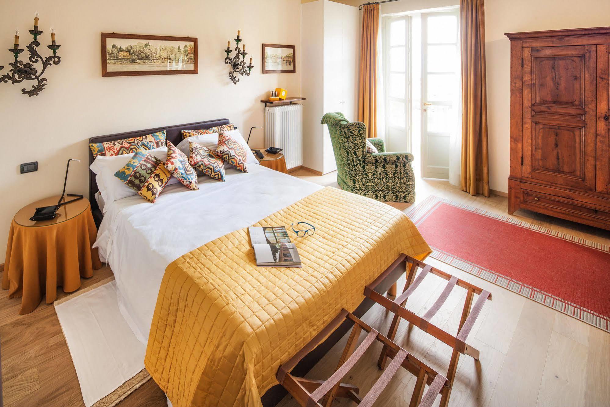 Locanda Del Pilone Alba  Buitenkant foto