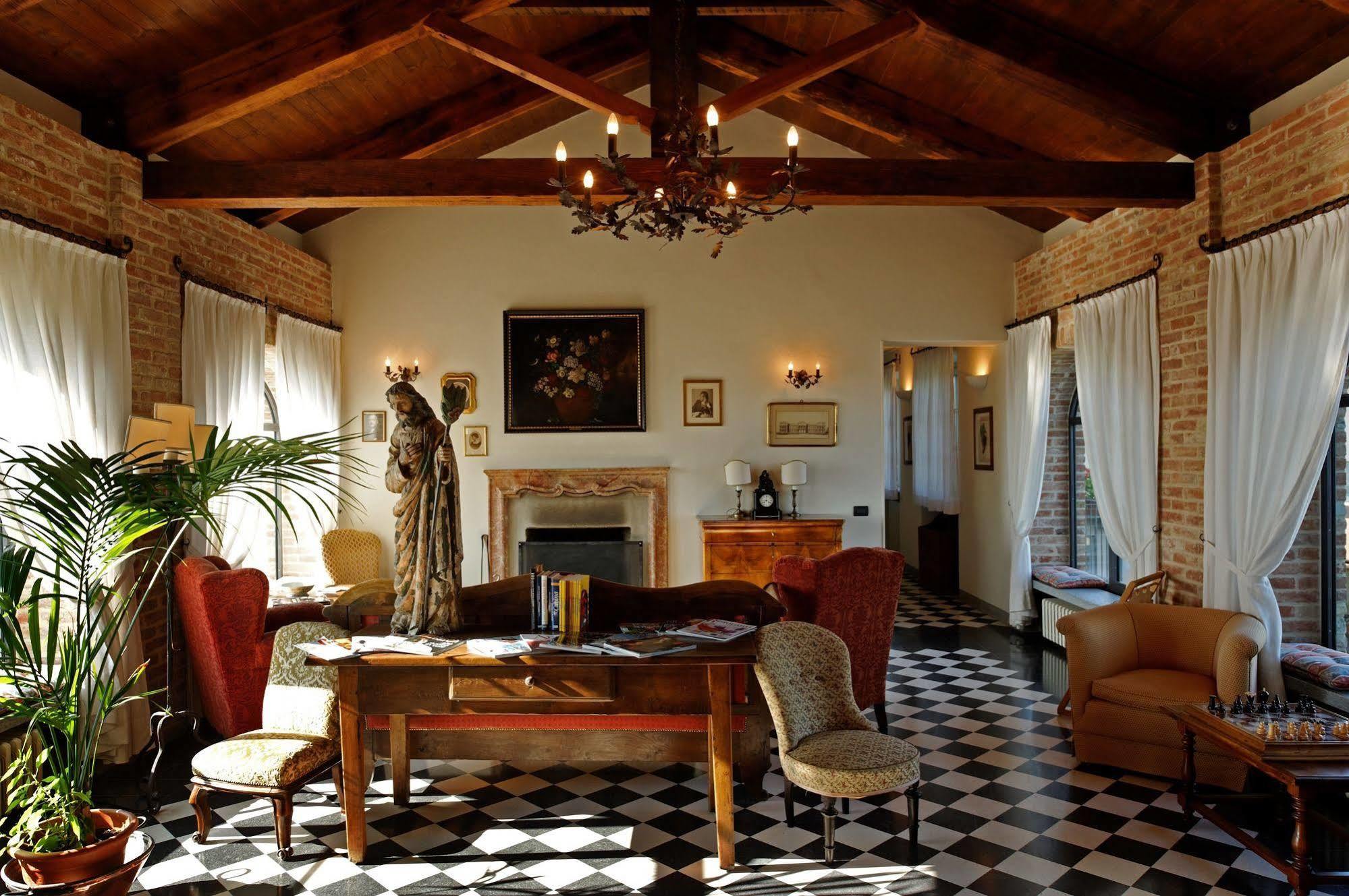 Locanda Del Pilone Alba  Buitenkant foto
